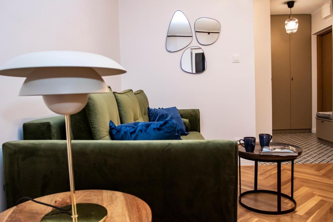 Apartament Przy Metrze Wierzbno Z Nuta Vintage Warsaw Luaran gambar